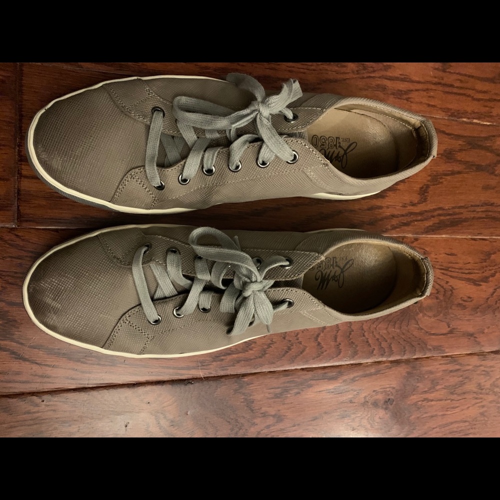 Olive colored Ben Sherman Men’s shoe